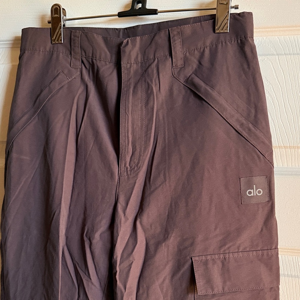 Alo yoga womans Cargo Pants in chocolate brown